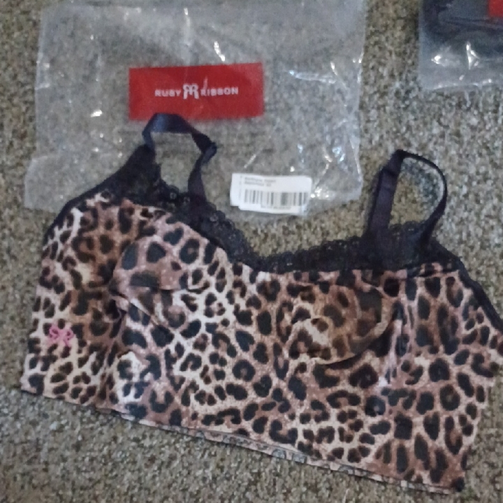 New Ruby Ribbon Leopard Print Bralette Seamless Shapewear Bra